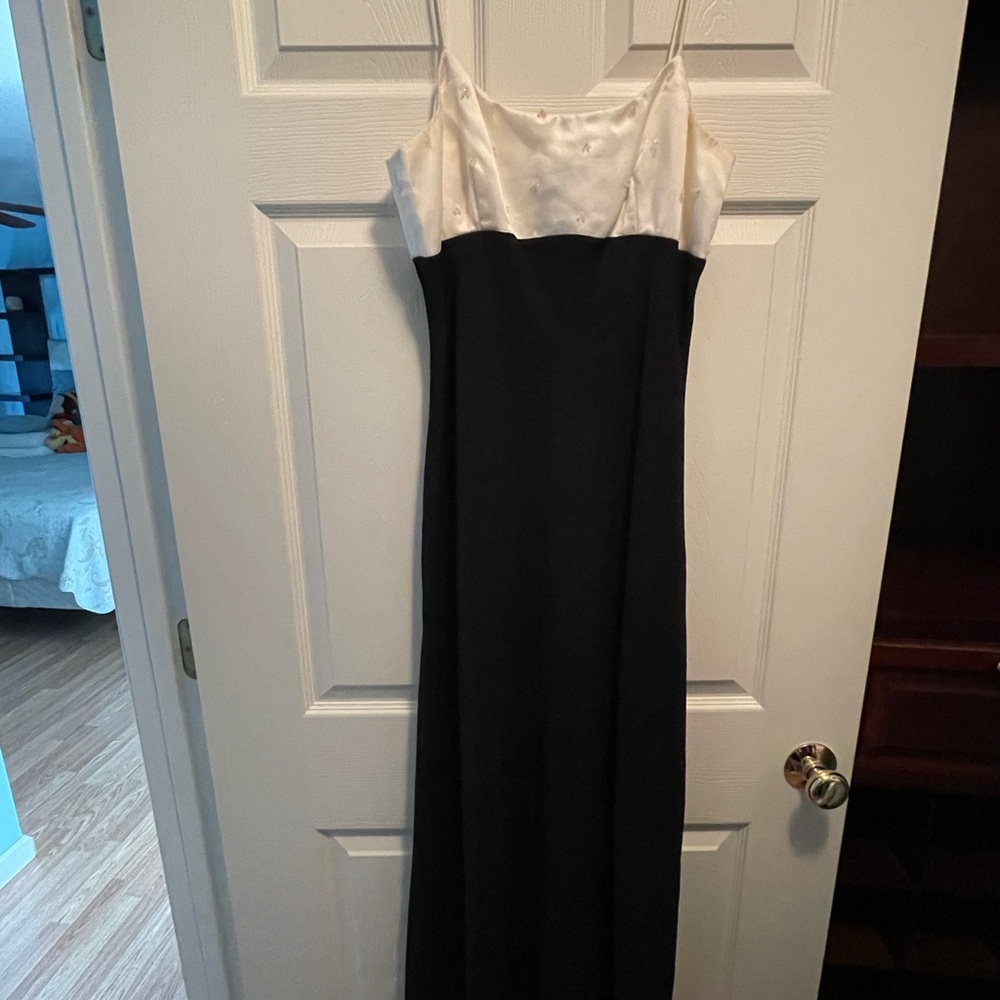 Elegant Black and White Spaghetti Strap Dress